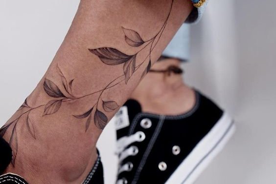 tatouage femme cheville