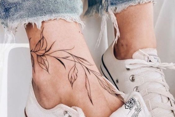 tatouage femme cheville